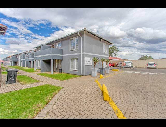 2 BEDROOM APARTMENT FOR SALE IN COMET